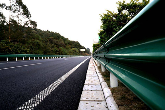 铜川高速公路护栏的常用类型