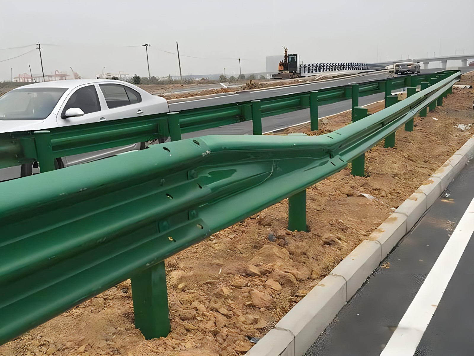 铜川高速波形护栏板日常维护方案确保道路安全新举措